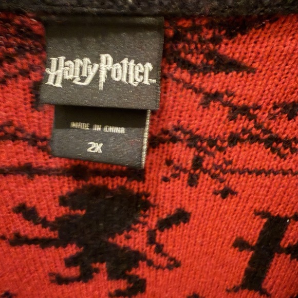 Harry Potter Gryffindor Fair Isle Flyaway Cardigan Sweater Plus Size 2X - Picture 3 of 10